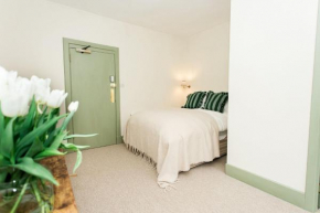 Torr House - Bedroom 6